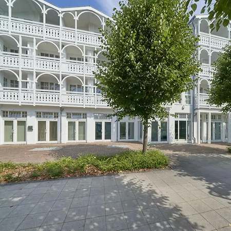 Helle Und Gemuetliche Mit Balkon Im Seepark Sellin (Rugen)